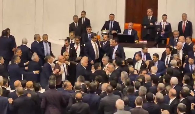 Meclis’te Yumruklu Kavga