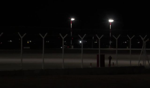 Tahliye edilen Zeydan Karalar, havalimanında coşkuyla karşılandı: Adana'da yapacak çok işimiz var