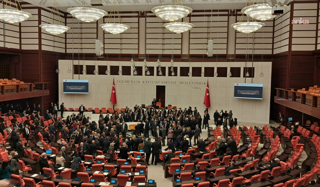 TBMM’de Gürlek’in Yemin Törenindeki Arbede Dünya Basınında