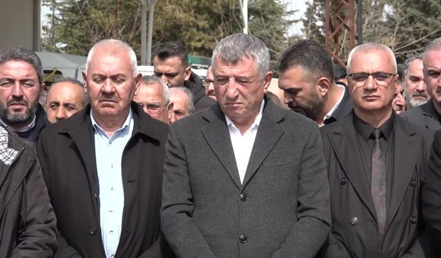 Güzelbahçe Belediye Başkanı Mustafa Günay’ın annesi Hatice Günay son yolculuğuna uğurlandı