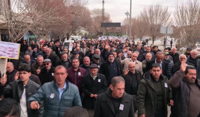 Iğdır’da İran’a Destek Yürüyüşü: "Türkiye-İran Kardeştir"