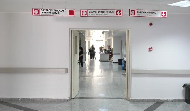 Malatya’da 20 santimetrelik böbrek üstü kitle laparoskopik yöntemle alındı