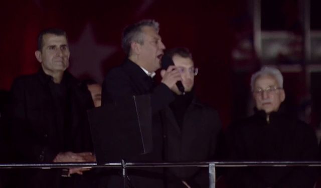 Özgür Özel’den Saraçhane’de Sert Çıkış: “Mal Varlığını Açıkla, E-Devlet’i Aç!”