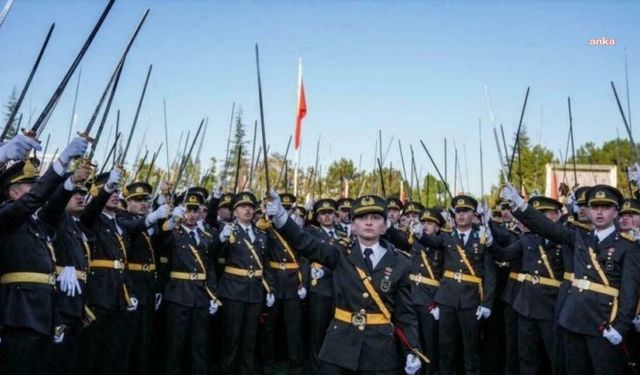 Teğmenler Hakkında Flaş Karar: "Kılıçlı Yemin" Davasında İhraç Kararı Onandı!