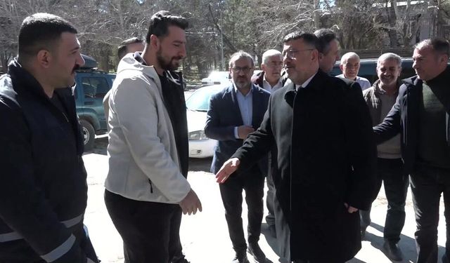 Veli Ağbaba Şeker-İş Malatya Şubesi’nde konuştu: “Özelleştirmeler işçiye değil, bir grup azınlığa yaradı”