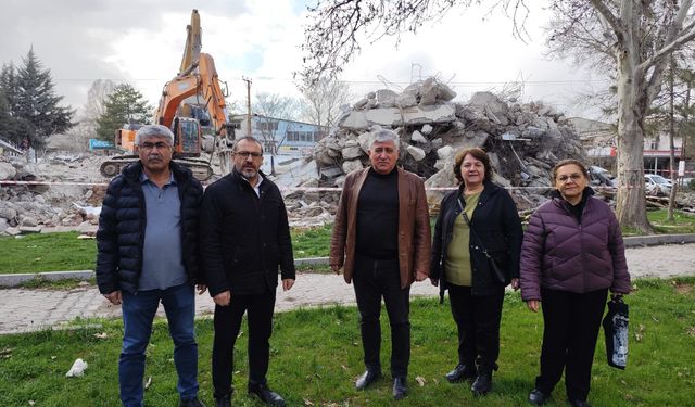 Malatya’da Esnafa "Gece Yarısı" Şoku! Uğur Sanayi Sitesi’nde Yıkım Krizi: "Aç mı Kalalım?"