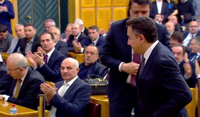 Ali Babacan'dan Ekonomi Bombardımanı: "Türkiye Savaşta Değil Ama Savaş Ekonomisi Yaşıyor!"