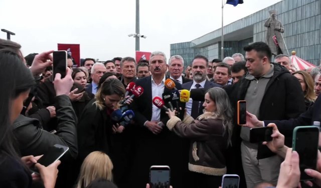 Bursa’da ‘Kayyum’ Gerginliği: Belediye Meclis Üyelerine Gazlı Müdahale, Kapılar Halkın İradesine Kapandı!