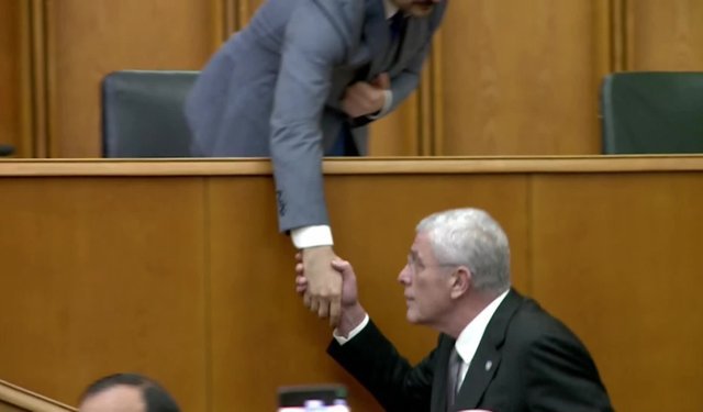 Müsavat Dervişoğlu'ndan Trump ve Öcalan Çıkışı: "Gafletin Bedeli Ağır Olur, Bu Tezgâha Derhal Son Verin!"