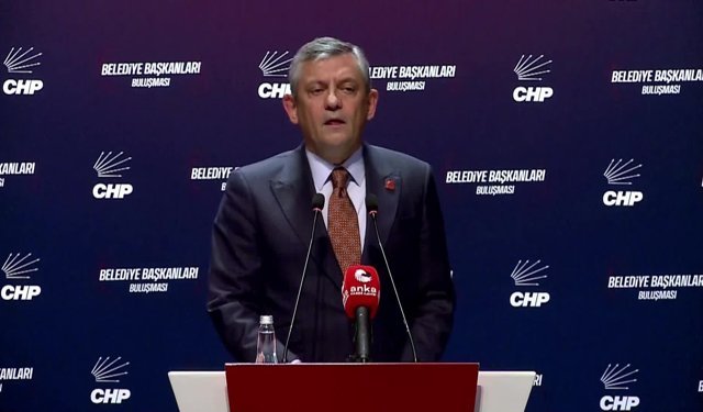 Özgür Özel’den Gözyaşlarıyla "Vefa" Çıkışı