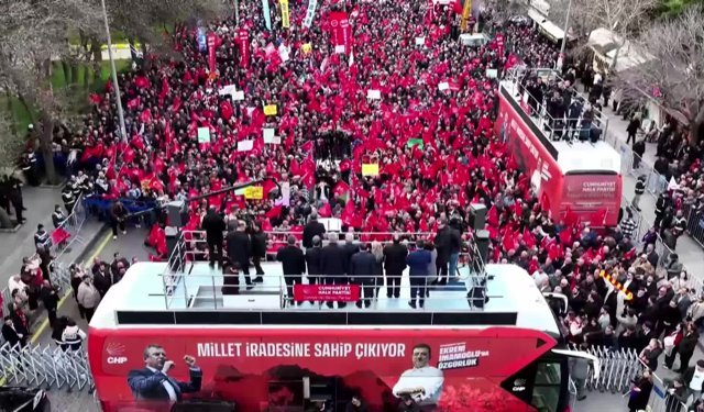 Özgür Özel’den Nevşehir’de "Çiftçi" Resti: "Mazotta ÖTV ve KDV’yi Tarihe Gömeceğiz!"