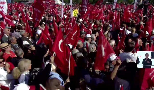 Özgür Özel’den Sakarya’da "Alım Garantisi" Sözü: "Garantiyi Yandaşa Değil Çiftçiye Vereceğiz!"