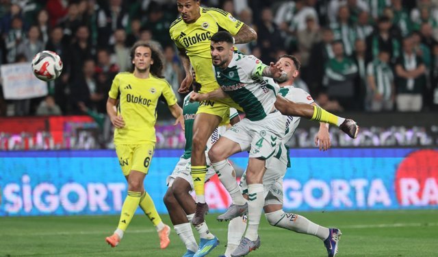 Fenerbahçe, Konyaspor'u deplasmanda 3-0 mağlup etti