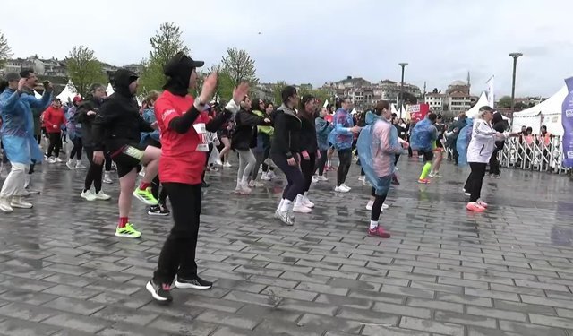İstanbul’u Koşuyorum Asya Etabı’nda Üsküdar Rüzgarı: Yaklaşık 4 Bin Sporcu Tarihe Karşı Yarıştı!
