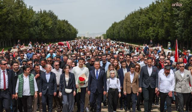 Özgür Özel Gençlerle Anıtkabir’e Yürüyecek: CHP’den 19 Mayıs İçin “Gençlik Değiştirecek” Çağrısı