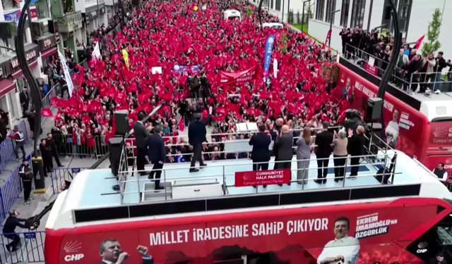 Özgür Özel Karabük'ten taşeron işçilere müjdeyi verdi: "O sandık gelecek, kadro bileğinizin hakkıyla sizin olacak!"