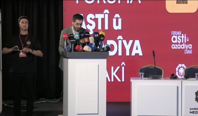 Özgür Özel’den Diyarbakır’da "Tarihi Dönemeç" Vurgusu: "Elimizi Taşın Altına Koyacağız!"