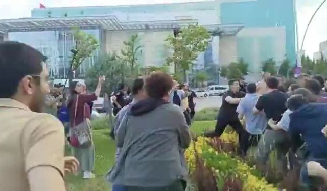 ATO Congresium önünde hareketli dakikalar! TKP'den Koç Holding'in 100. yıl etkinliğine şok protesto