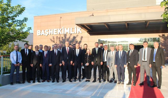 Bölgenin Sağlık Haritası Elazığ'da Yeniden Çizildi: Dev Zirveden Kritik Kararlar Çıktı!