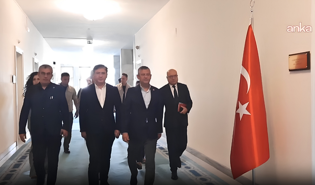CHP'de hareketlilik: Özgür Özel kurmaylarıyla kapalı kapılar ardında toplandı, masada çok kritik başlıklar var