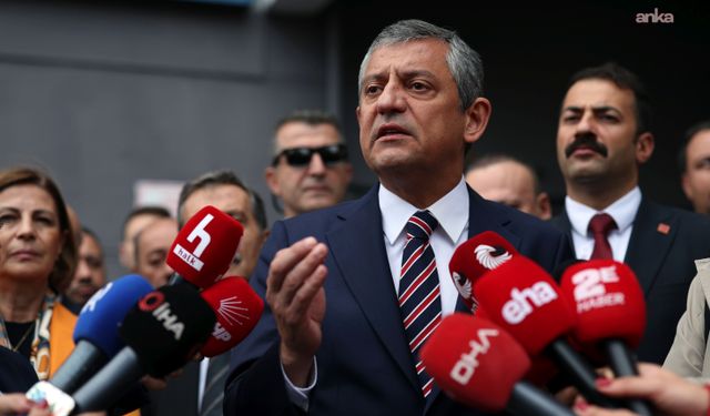 Anketten Çıkan Şok Sonuçlar: Özgür Özel Parti Kurarsa Birinci Sıraya Yerleşiyor, CHP Baraj Altında Kalıyor!