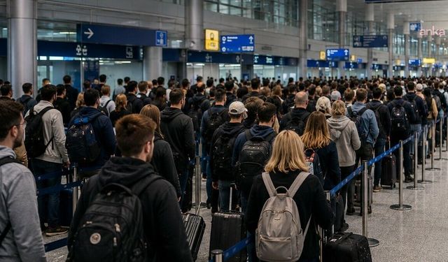 Avrupa Sınırında Kabus Başladı! Havalimanlarında İki Saatlik Kuyruk İsyanı