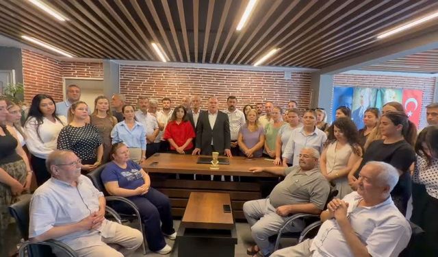 CHP Ceyhan Örgütü'nde Toplu İstifa Depremi: 46 Yönetici Partiden Ayrılıp YENİ Parti'ye Geçti!
