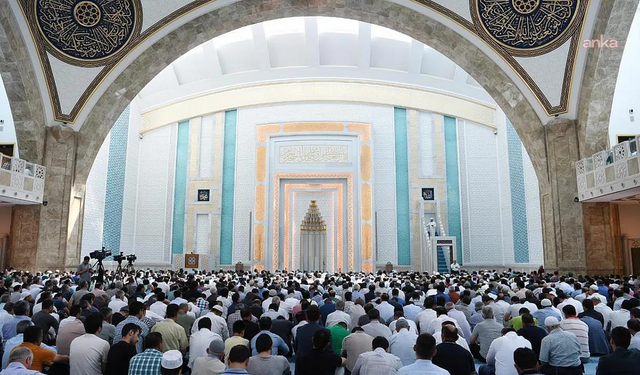 Diyanet'ten Tüm Camilerde Okunacak Cuma Hutbesi: Helal ve Haram Duyarlılığı Sadece Sofrayla Sınırlı Değildir