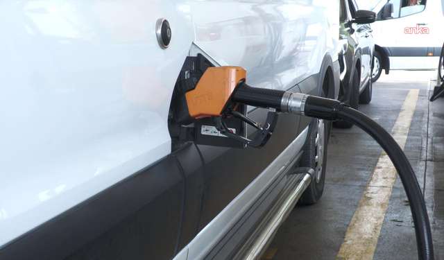 Eşel Mobil Sınırına Dayanmıştı: Motorinde ÖTV Tamamen Bitti, Litresi 80 TL'yi Aşıyor!