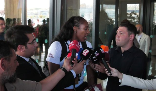 Filenin Sultanları Yurda Altın Madalyayla Döndü: "Atatürk'ün Kızları Olarak Bayrağı Daha Yükseğe Taşıyacağız"