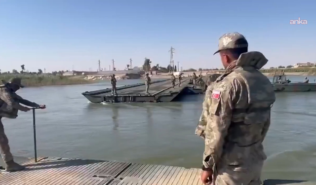 Fırat Nehri'nde Can Pazarı: Sivilleri Taşıyan Feribot Köprüye Çarparak Battı!