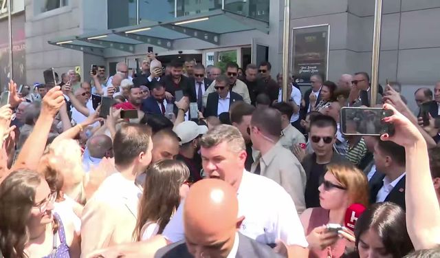 Özgür Özel’den Eskişehir’de Bankın Üzerinden Tarihi Rest: "Onlar Yolun Sonuna Geldi, Biz Daha Yolun Başındayız!"
