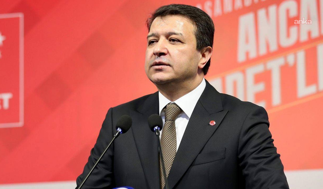 Saadet Partisi Lideri Mahmut Arıkan'dan Üniversitedeki Pankart Sansürüne Sert Tepki: Bu Bir İkiyüzlülüktür!