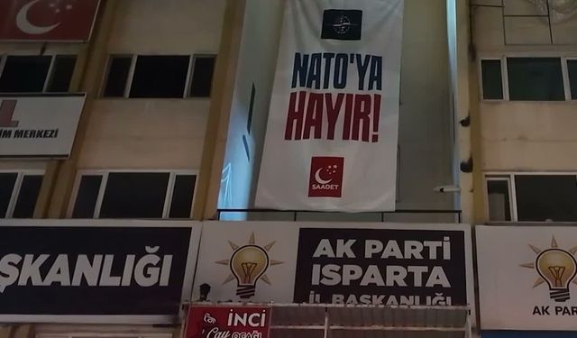 Saadet Partisi'nden valiliğe şok dava: 'NATO'ya hayır' pankartının cezası yargıya taşınıyor!
