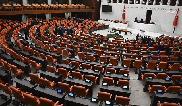 "Sıvacı, Boyacı Çıktı da Hiç Milletvekili Yok mu?" TBMM'de 15 Temmuz'un 10. Yılında 'Siyasi Ayak' Depremi!