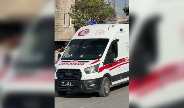 Van-Hakkari Kara Yolunda Feci Kaza! Aynı Aileden İki Kuzen Hayatını Kaybetti, Bölge Yasta