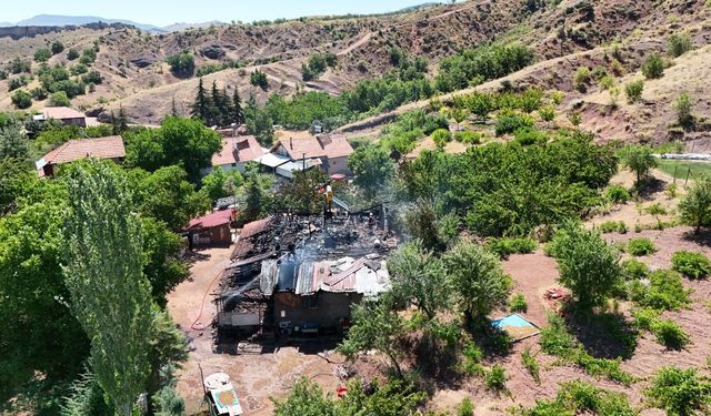 Hekimhan'da Sabah Kabusu! Alevler Bir Anda Tüm Evi Sardı: İtfaiye Ekipleri Seferber Oldu!