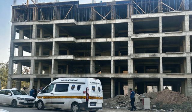Malatya'da İnşaatta Korkunç İş Kazası: 25 Yaşındaki İşçi Yüksekten Düşerek Ağır Yaralandı!