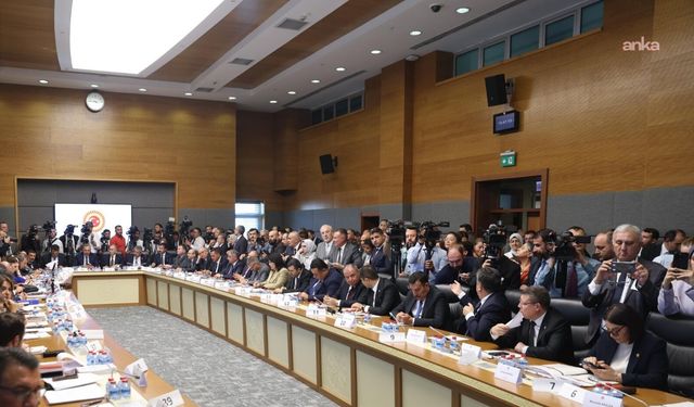 "Cumhuriyeti Demokrasiyle Taçlandırma Süreci": CHP'li İsimden Çarpıcı Çıkış!