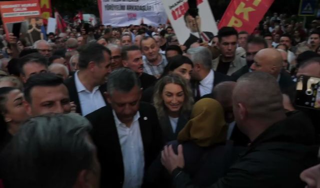 Özgür Özel Beylikdüzü'nde Konuştu: 500'üncü Günde Dikkat Çeken Mesajlar!
