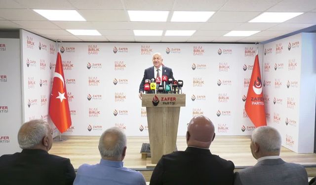 Ümit Özdağ Özgür Özel'e Seslendi: "Atatürk'ün Kurduğu Devletin Tasfiyesine Ortak Olmayın!"