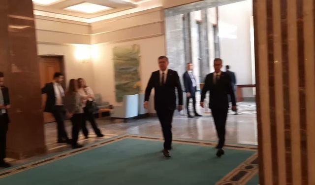 YENİ Parti'de Kritik Zirve Öncesi 'Çerçeve Yasa' Çatlağı: "Burada Bal Gibi Bir Af Var!"