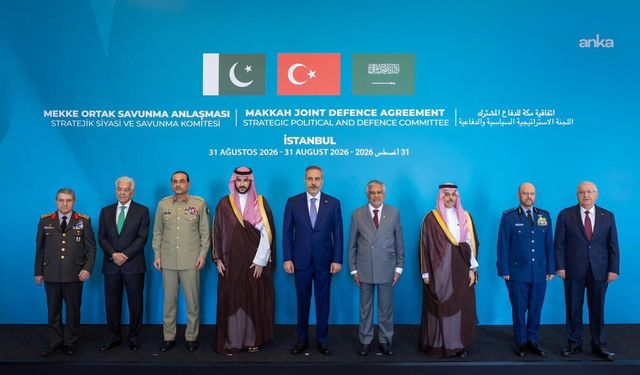 İstanbul'da Tarihi Zirve: Türkiye, Pakistan ve Suudi Arabistan'dan Mekke Ortak Savunma Anlaşması Hamlesi
