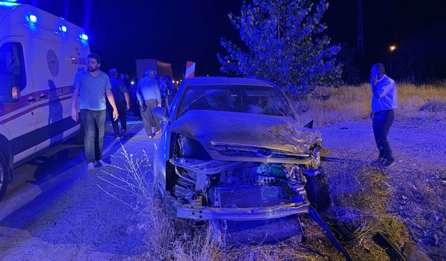Malatya-Adıyaman Kara Yolunda Feci Kaza: Tır ve İki Otomobil Çarpıştı, 7 Yaralı Var!