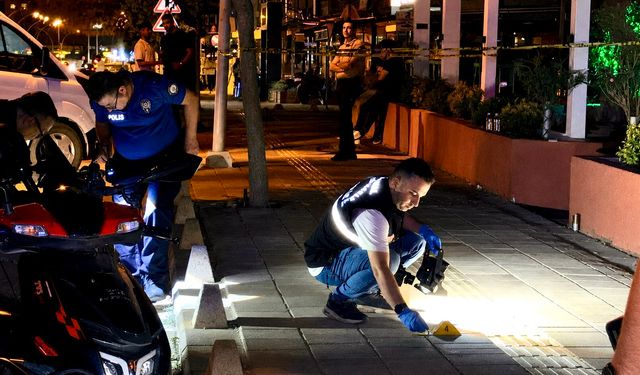 Malatya’da Gece Yarısı Dehşeti: Hareket Halindeki Araçtan Kafeye Kurşun Yağdı!