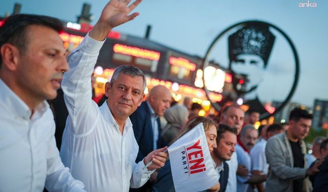 YENİ Parti Sahaya İniyor: Özgür Özel'in İlk Durağı Ekrem İmamoğlu'nun Memleketi