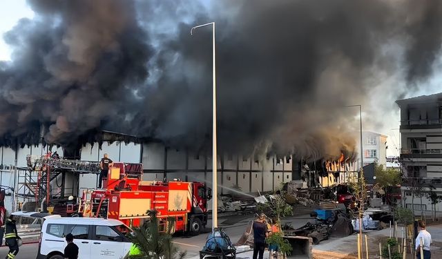 Malatya'da Deprem Konutları Şantiyesinde Yangın: Bitişik Nizam Koğuşlar Alev Alev Yandı!