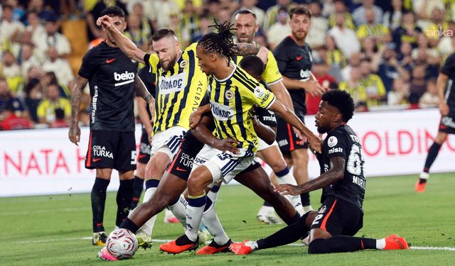 Beşiktaş Derbide Fenerbahçe'yi 2-1 Mağlup Etti