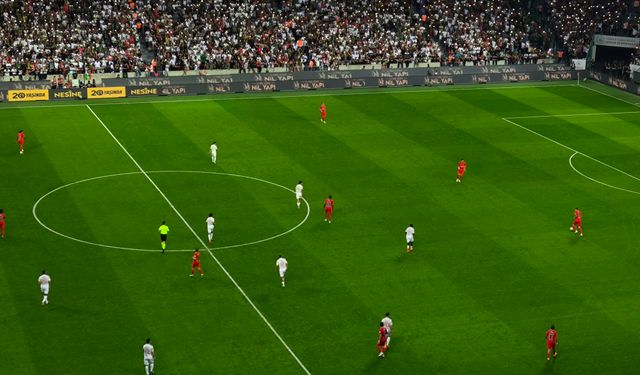 Diyarbakır’da Tariih Gece: Amedspor Başakşehir’i 5-0 Mağlup Etti