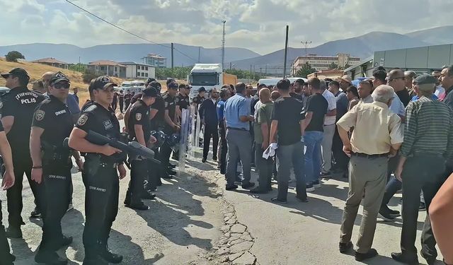 Malatya-Elazığ Karayolunda Kaza Protestosu: Vatandaşlar Yolu Trafiğe Kapatmak İstedi